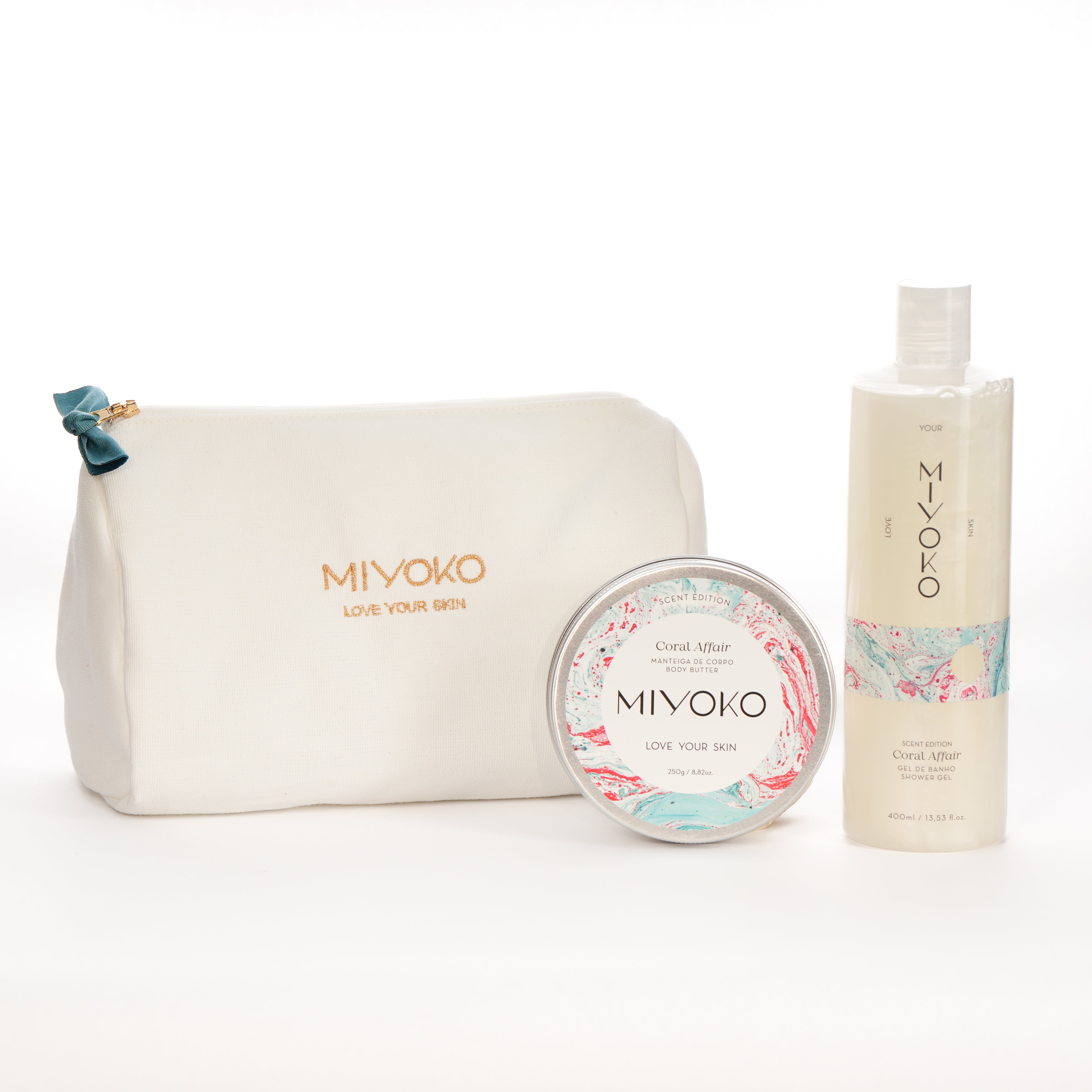 Coffret com bolsa em algodão que inclui um gel de banho de 400ml e uma manteiga corporal de 250ml, do aroma Coral Affair.