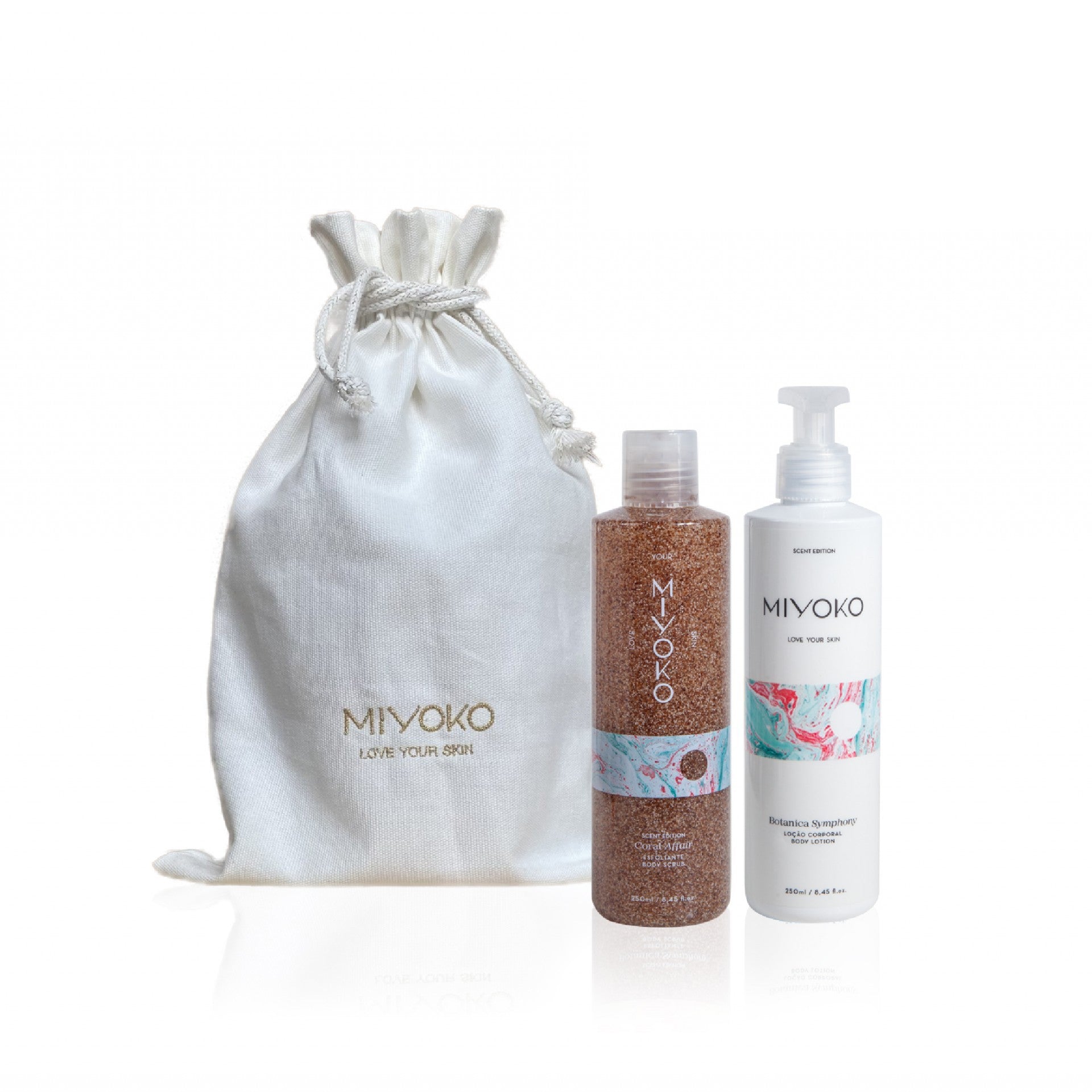 Coffret com bolsa em algodão que inclui um gel de banho esfoliante de 250ml e uma loção corporal de 250ml, do aroma Coral Affair.